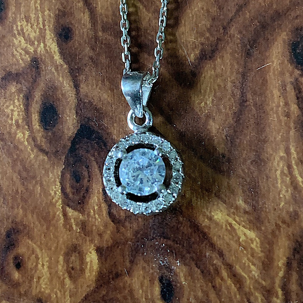 ๐HOST PICK ๐๐ฅน CIRCLE FAKE DIAMOND THIN CHAIN NECKLACE ๐โ๏ธ - Picture 1 of 12